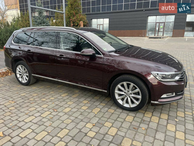 Красный Фольксваген Пассат, объемом двигателя 2 л и пробегом 218 тыс. км за 20450 $, фото 1 на Automoto.ua