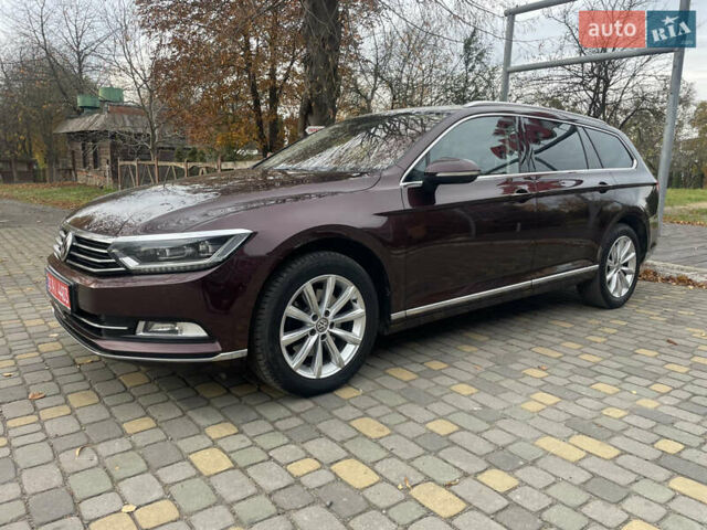 Красный Фольксваген Пассат, объемом двигателя 2 л и пробегом 218 тыс. км за 20450 $, фото 10 на Automoto.ua