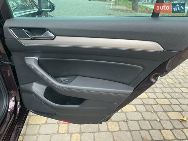 Красный Фольксваген Пассат, объемом двигателя 2 л и пробегом 218 тыс. км за 20450 $, фото 46 на Automoto.ua