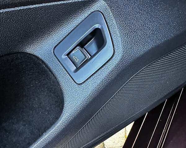 Червоний Фольксваген Пассат, об'ємом двигуна 2 л та пробігом 254 тис. км за 18900 $, фото 59 на Automoto.ua