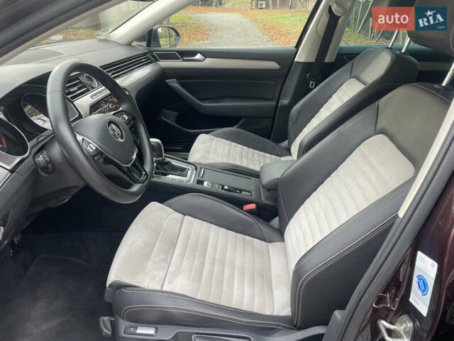 Красный Фольксваген Пассат, объемом двигателя 2 л и пробегом 218 тыс. км за 20450 $, фото 26 на Automoto.ua