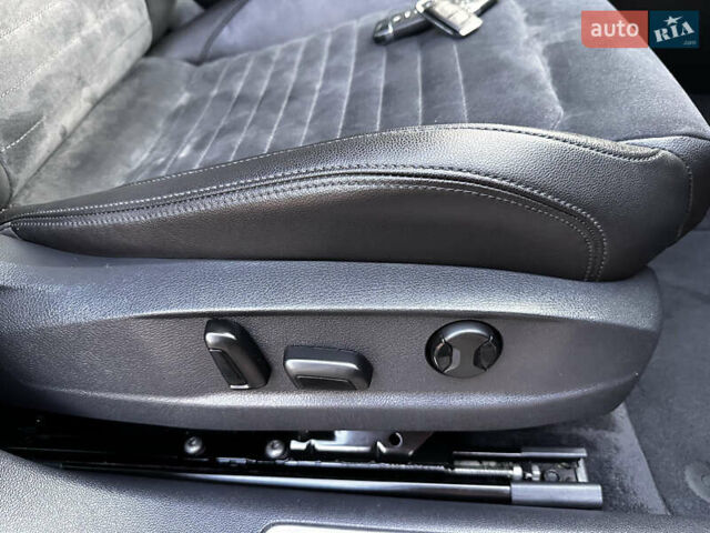 Червоний Фольксваген Пассат, об'ємом двигуна 2 л та пробігом 254 тис. км за 18900 $, фото 30 на Automoto.ua