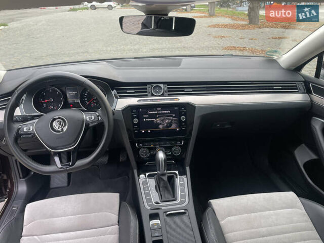 Красный Фольксваген Пассат, объемом двигателя 2 л и пробегом 218 тыс. км за 20450 $, фото 41 на Automoto.ua