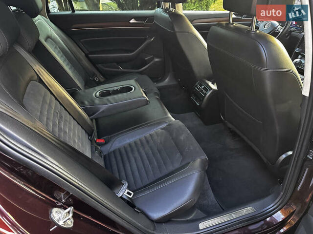 Червоний Фольксваген Пассат, об'ємом двигуна 2 л та пробігом 254 тис. км за 18900 $, фото 26 на Automoto.ua