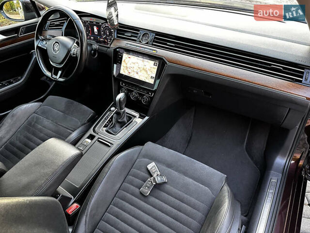 Червоний Фольксваген Пассат, об'ємом двигуна 2 л та пробігом 254 тис. км за 18900 $, фото 29 на Automoto.ua