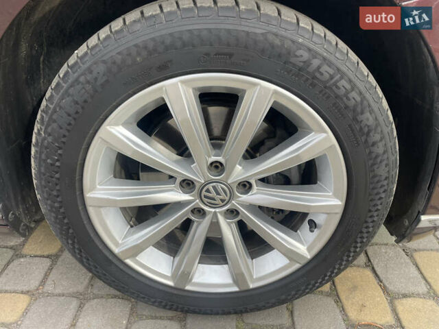 Красный Фольксваген Пассат, объемом двигателя 2 л и пробегом 218 тыс. км за 20450 $, фото 21 на Automoto.ua