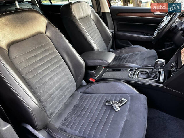 Червоний Фольксваген Пассат, об'ємом двигуна 2 л та пробігом 254 тис. км за 18900 $, фото 28 на Automoto.ua