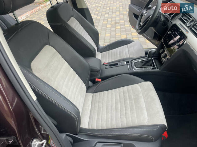 Красный Фольксваген Пассат, объемом двигателя 2 л и пробегом 218 тыс. км за 20450 $, фото 43 на Automoto.ua