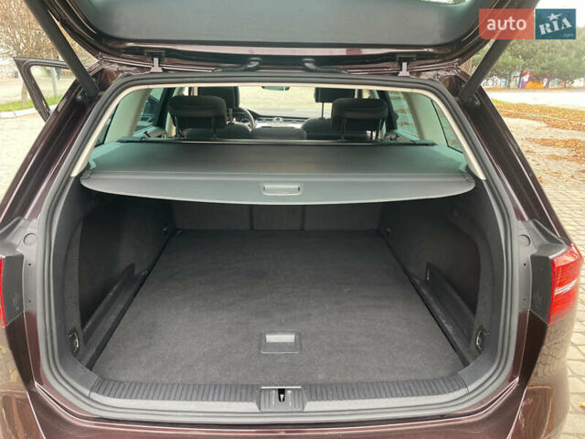 Красный Фольксваген Пассат, объемом двигателя 2 л и пробегом 218 тыс. км за 20450 $, фото 59 на Automoto.ua