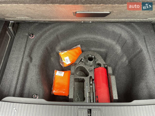 Червоний Фольксваген Пассат, об'ємом двигуна 1.97 л та пробігом 241 тис. км за 22500 $, фото 24 на Automoto.ua