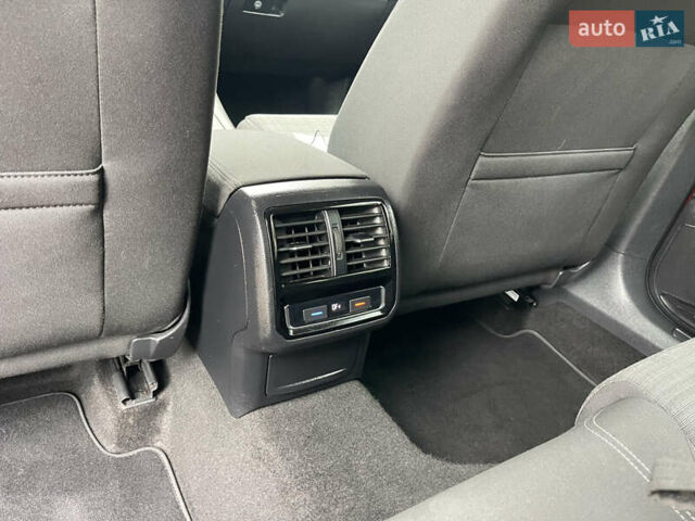 Червоний Фольксваген Пассат, об'ємом двигуна 1.97 л та пробігом 241 тис. км за 22500 $, фото 27 на Automoto.ua