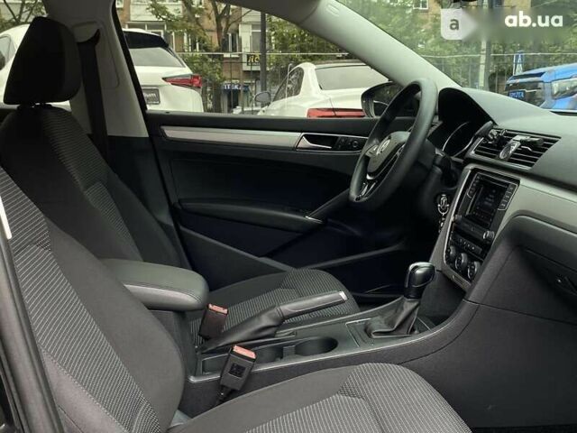 Фольксваген Пассат, объемом двигателя 1.8 л и пробегом 150 тыс. км за 14300 $, фото 24 на Automoto.ua