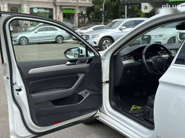 Фольксваген Пассат, объемом двигателя 2 л и пробегом 193 тыс. км за 22800 $, фото 12 на Automoto.ua