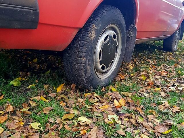 Фольксваген Пассат, объемом двигателя 1.6 л и пробегом 200 тыс. км за 750 $, фото 1 на Automoto.ua