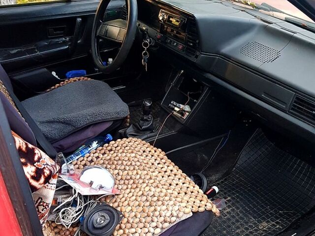 Фольксваген Пассат, объемом двигателя 1.6 л и пробегом 200 тыс. км за 750 $, фото 7 на Automoto.ua