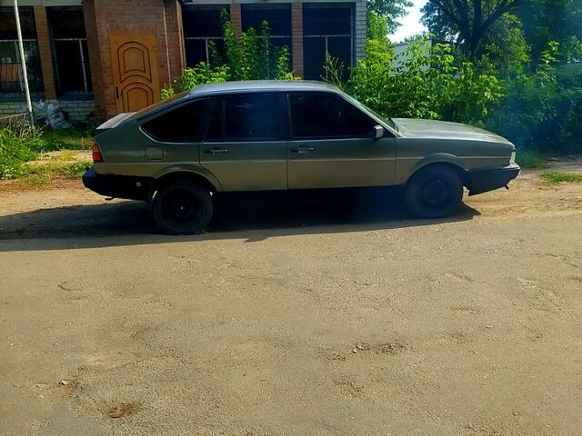 Фольксваген Пассат, объемом двигателя 1.8 л и пробегом 400 тыс. км за 750 $, фото 4 на Automoto.ua