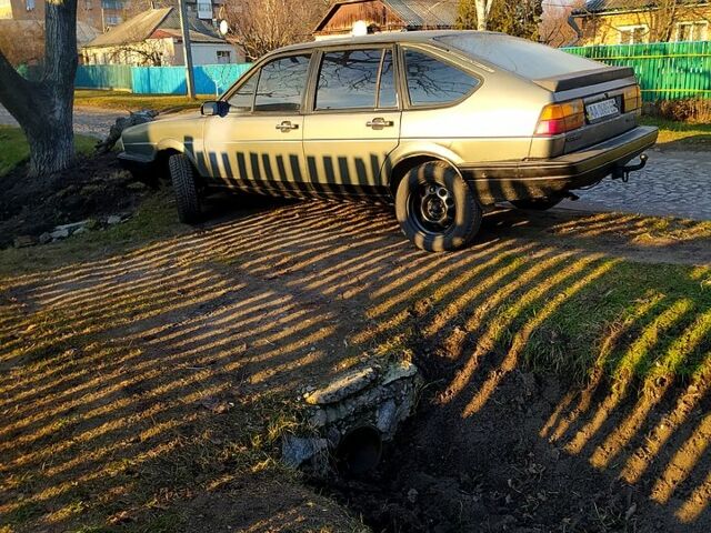 Фольксваген Пассат, объемом двигателя 1.8 л и пробегом 400 тыс. км за 750 $, фото 11 на Automoto.ua