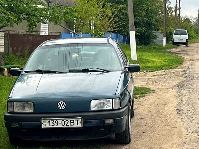 Фольксваген Пассат, объемом двигателя 1.6 л и пробегом 0 тыс. км за 1500 $, фото 1 на Automoto.ua