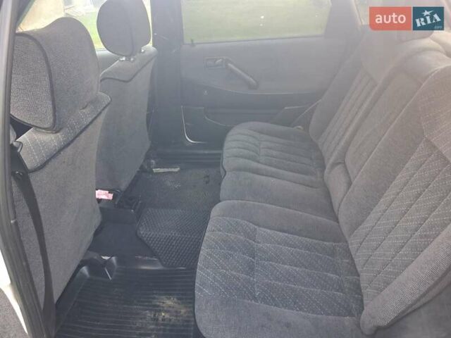 Фольксваген Пассат, объемом двигателя 1.6 л и пробегом 325 тыс. км за 600 $, фото 19 на Automoto.ua