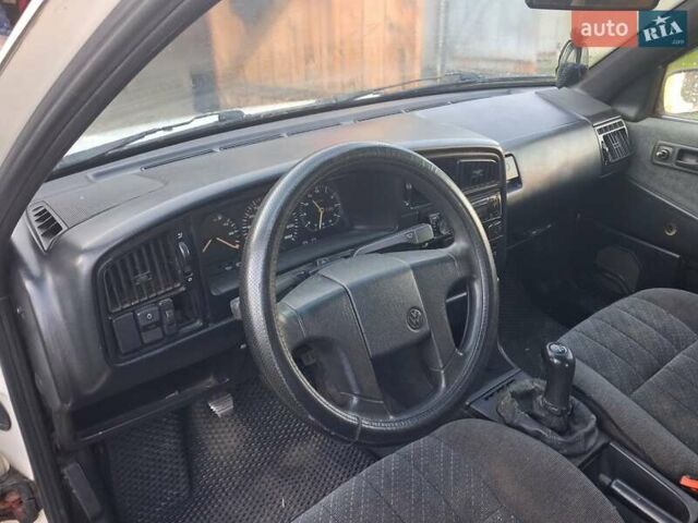 Фольксваген Пассат, объемом двигателя 1.6 л и пробегом 325 тыс. км за 600 $, фото 5 на Automoto.ua