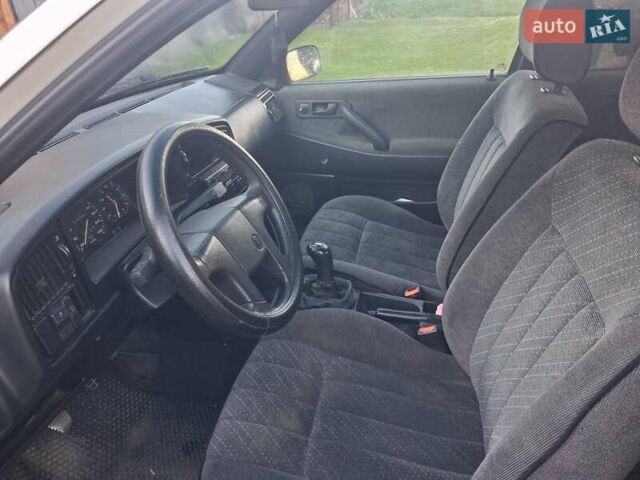 Фольксваген Пассат, объемом двигателя 1.6 л и пробегом 325 тыс. км за 600 $, фото 18 на Automoto.ua