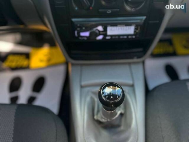 Фольксваген Пассат, объемом двигателя 1.6 л и пробегом 201 тыс. км за 3200 $, фото 14 на Automoto.ua