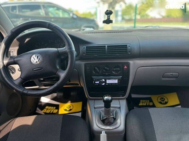 Фольксваген Пассат, объемом двигателя 1.6 л и пробегом 201 тыс. км за 3200 $, фото 12 на Automoto.ua