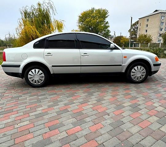 Фольксваген Пассат, объемом двигателя 1.8 л и пробегом 321 тыс. км за 3700 $, фото 2 на Automoto.ua