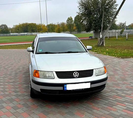 Фольксваген Пассат, объемом двигателя 1.8 л и пробегом 321 тыс. км за 3700 $, фото 3 на Automoto.ua