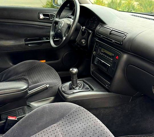 Фольксваген Пассат, объемом двигателя 1.8 л и пробегом 321 тыс. км за 3700 $, фото 9 на Automoto.ua