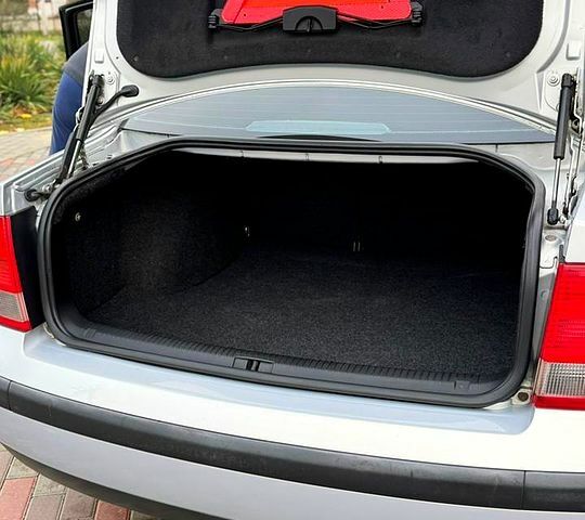 Фольксваген Пассат, объемом двигателя 1.8 л и пробегом 321 тыс. км за 3700 $, фото 13 на Automoto.ua