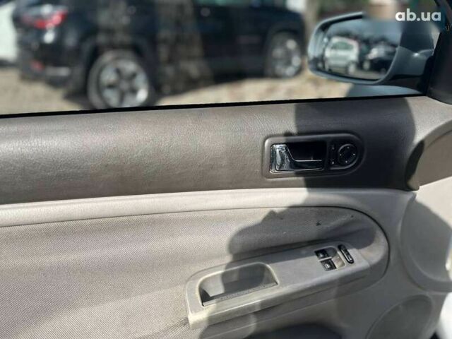 Фольксваген Пассат, объемом двигателя 1.6 л и пробегом 201 тыс. км за 3200 $, фото 6 на Automoto.ua