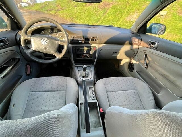 Фольксваген Пассат, объемом двигателя 1.6 л и пробегом 0 тыс. км за 1450 $, фото 6 на Automoto.ua