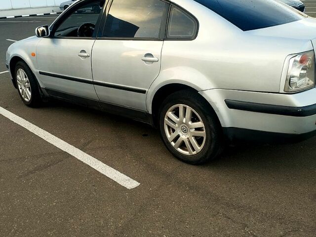 Фольксваген Пассат, объемом двигателя 1.8 л и пробегом 407 тыс. км за 3500 $, фото 4 на Automoto.ua