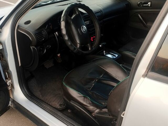 Фольксваген Пассат, объемом двигателя 1.8 л и пробегом 407 тыс. км за 3500 $, фото 7 на Automoto.ua