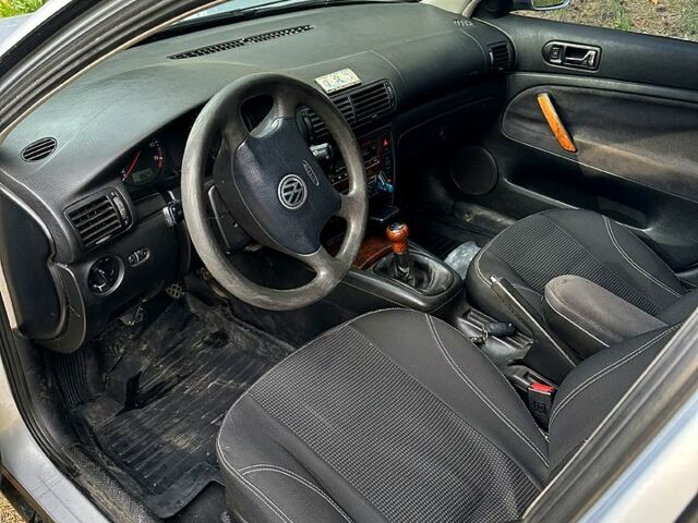 Фольксваген Пассат, объемом двигателя 1.8 л и пробегом 397 тыс. км за 3500 $, фото 4 на Automoto.ua