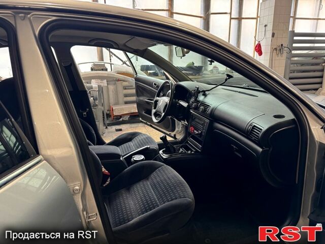 Фольксваген Пассат, объемом двигателя 1.8 л и пробегом 278 тыс. км за 4300 $, фото 5 на Automoto.ua