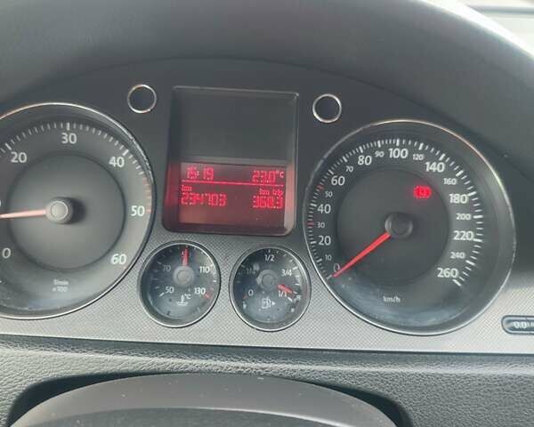 Фольксваген Пассат, объемом двигателя 1.97 л и пробегом 236 тыс. км за 5900 $, фото 12 на Automoto.ua