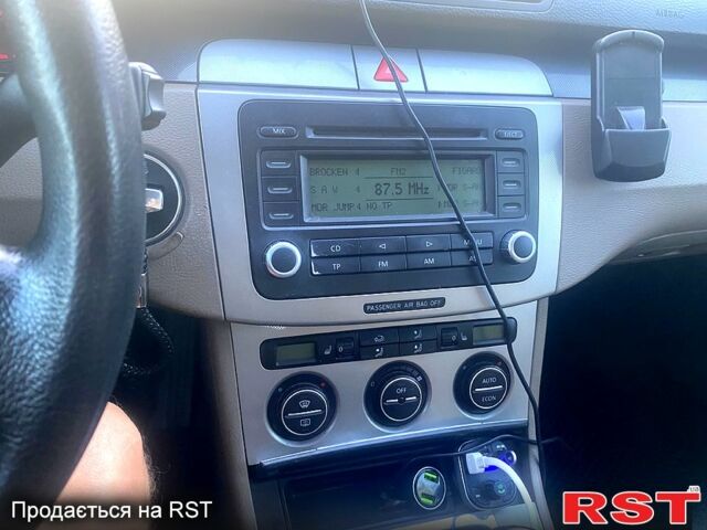 Фольксваген Пассат, объемом двигателя 1.6 л и пробегом 222 тыс. км за 6400 $, фото 1 на Automoto.ua