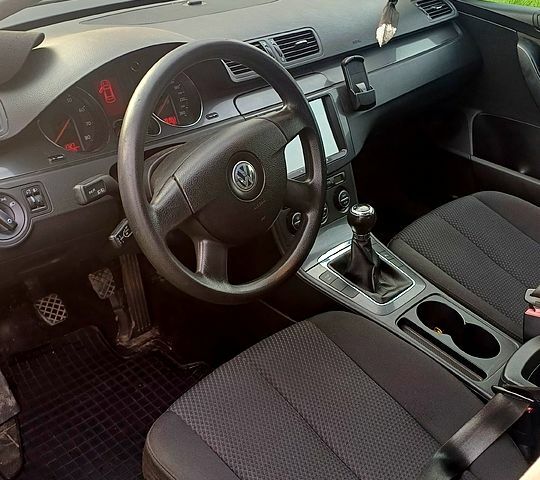 Фольксваген Пассат, об'ємом двигуна 1.6 л та пробігом 210 тис. км за 8500 $, фото 5 на Automoto.ua