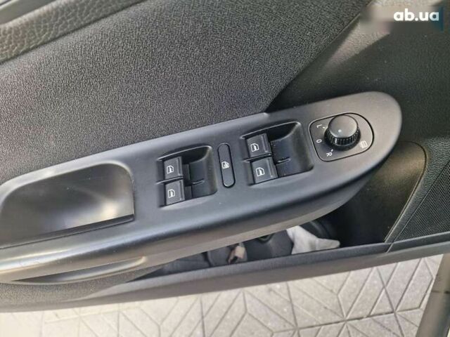 Фольксваген Пассат, объемом двигателя 1.8 л и пробегом 243 тыс. км за 7299 $, фото 14 на Automoto.ua