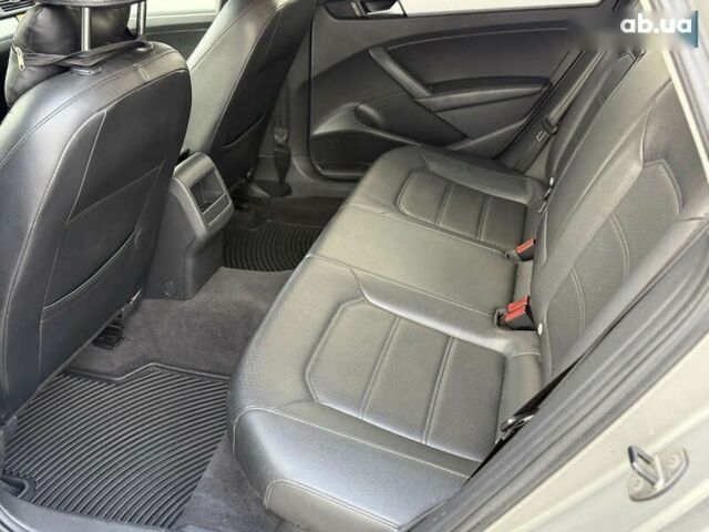 Фольксваген Пассат, объемом двигателя 2.5 л и пробегом 256 тыс. км за 9200 $, фото 21 на Automoto.ua