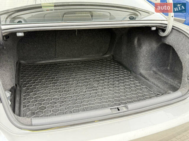 Фольксваген Пассат, объемом двигателя 2.5 л и пробегом 256 тыс. км за 9500 $, фото 6 на Automoto.ua