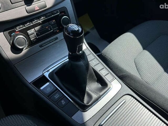 Фольксваген Пассат, об'ємом двигуна 1.6 л та пробігом 243 тис. км за 10500 $, фото 18 на Automoto.ua