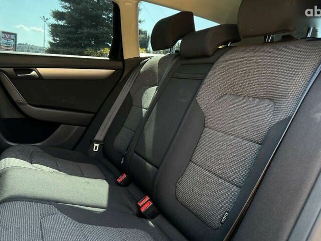 Фольксваген Пассат, об'ємом двигуна 1.6 л та пробігом 243 тис. км за 10500 $, фото 9 на Automoto.ua