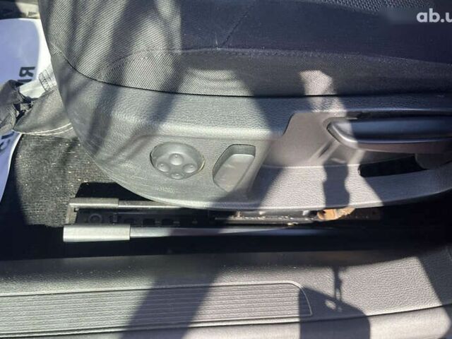 Фольксваген Пассат, объемом двигателя 2 л и пробегом 130 тыс. км за 10000 $, фото 13 на Automoto.ua