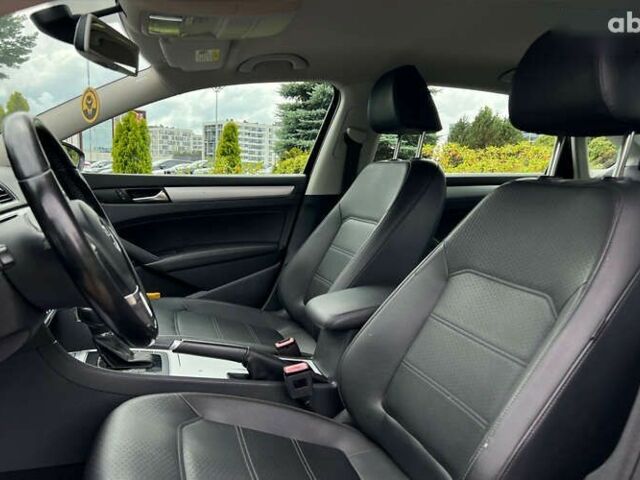 Фольксваген Пассат, объемом двигателя 2.5 л и пробегом 174 тыс. км за 10300 $, фото 12 на Automoto.ua