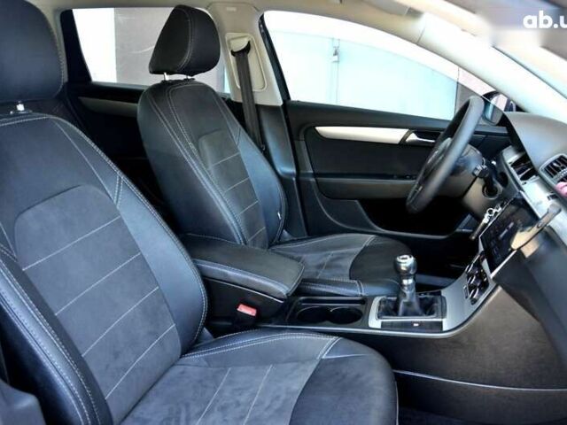 Фольксваген Пассат, об'ємом двигуна 1.6 л та пробігом 256 тис. км за 8200 $, фото 24 на Automoto.ua