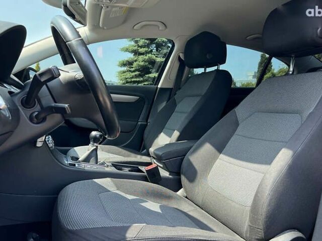 Фольксваген Пассат, объемом двигателя 1.6 л и пробегом 208 тыс. км за 11650 $, фото 14 на Automoto.ua