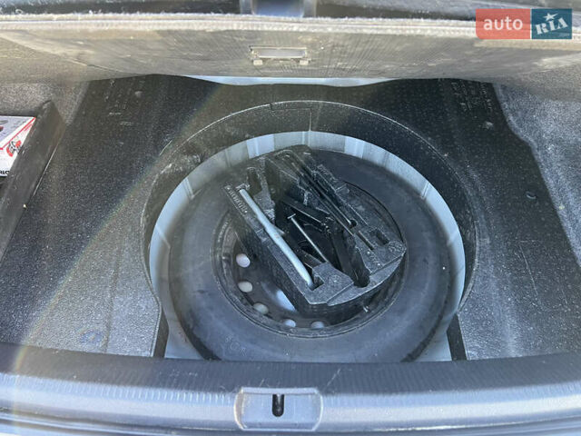 Фольксваген Пассат, объемом двигателя 2.5 л и пробегом 211 тыс. км за 9900 $, фото 27 на Automoto.ua